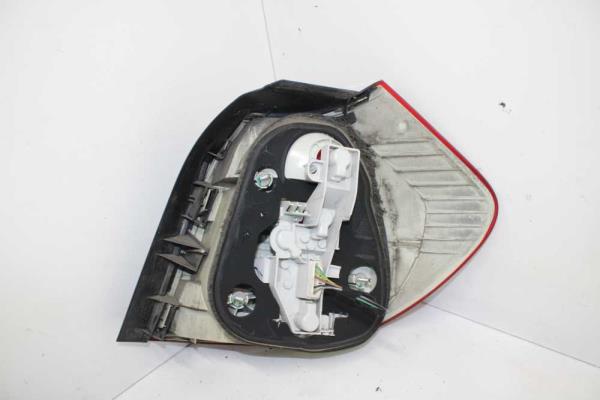 FEU ARRIERE GAUCHE BMW SERIE 1  4/2007-2012 - Vue 2